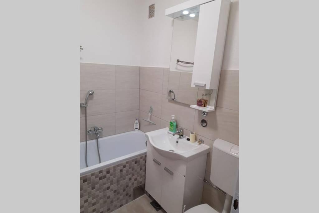 Apartman Valentic วิงโคฟซี ภายนอก รูปภาพ